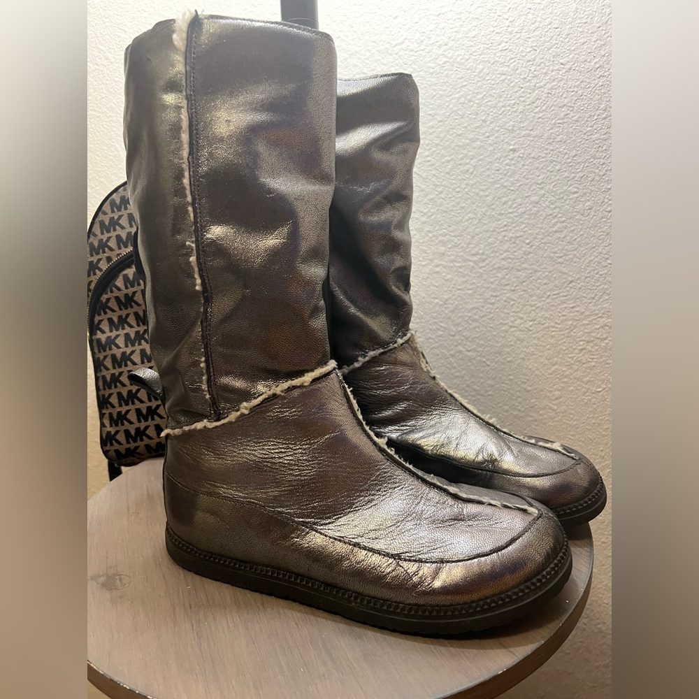 Michael Kors chrome silver metallic lambswool lining winter boots size 8-8.5
